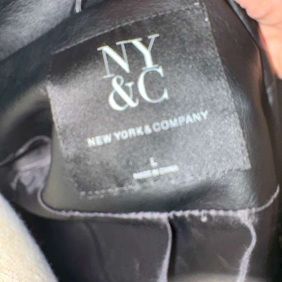 Women’s Large Black Leather Look Biker Jacket with Grommets and zippers - Picture 5 of 5